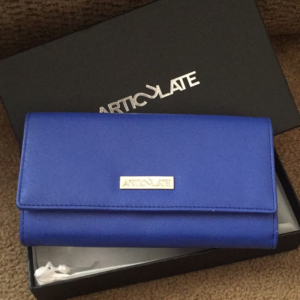 *Host Pick* Articulate Clutch Wallet